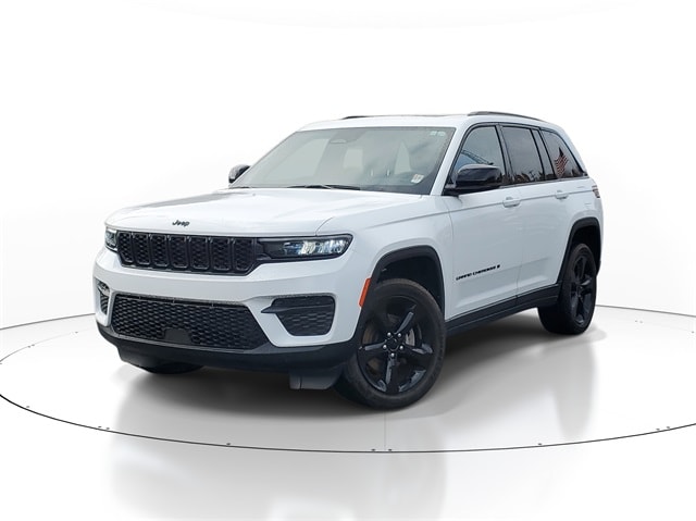 2023 Jeep Grand Cherokee Altitude's photo