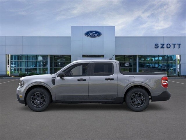 2025 Ford Maverick XLT photo 2