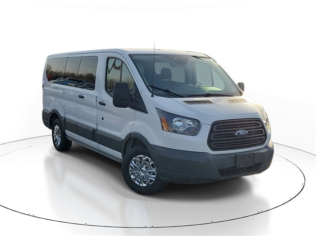 2017 Ford Transit Wagon XL's photo