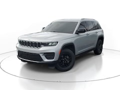 Used 2022 Jeep Grand Cherokee Laredo SUV for sale in Holly MI
