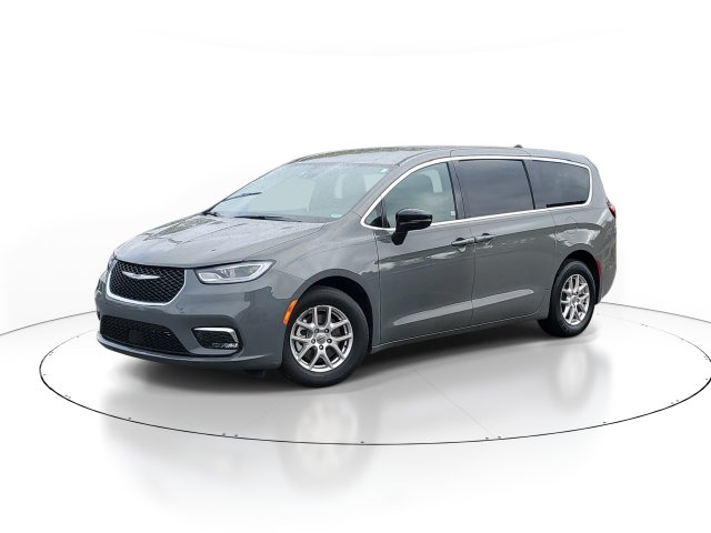 Used 2025 Chrysler Pacifica Select Minivan/Van for sale in Holly MI