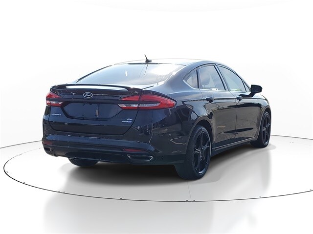 2017 Ford Fusion SE photo 3