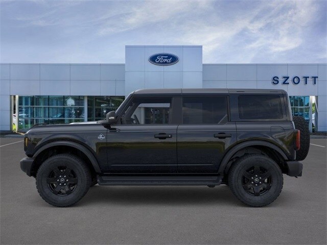 2025 Ford Bronco Outer Banks photo 3