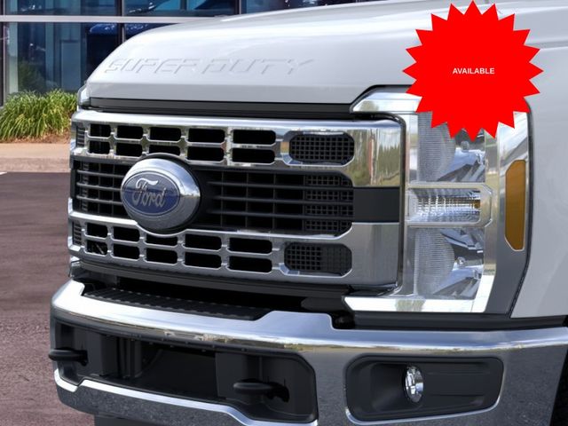 2026 Ford F-350 Super Duty XLT - Photo 17