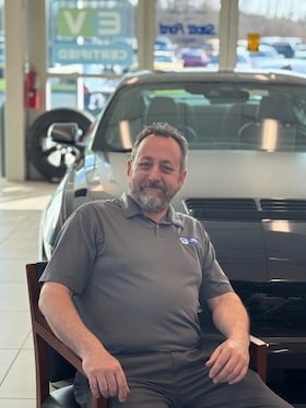 Staff member Darren Miller from 1072f9787ee5
