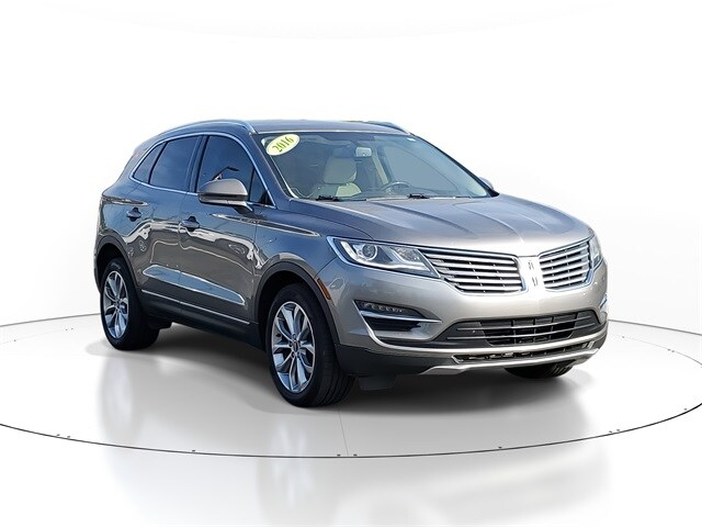 2016 Lincoln MKC Select photo 2