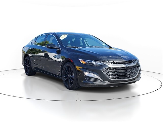 2023 Chevrolet Malibu 1LT photo 2