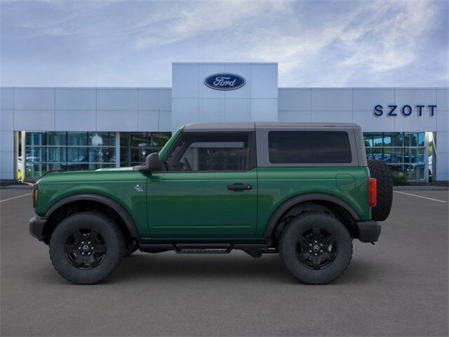 2023 Ford Bronco Black Diamond photo 2
