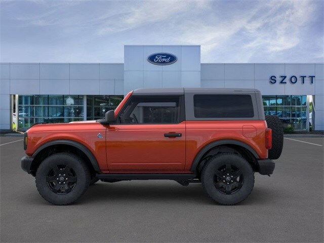 2023 Ford Bronco Outer Banks photo 3