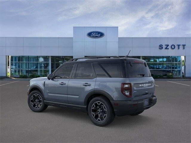 2025 Ford Bronco Sport Outer Banks photo 3