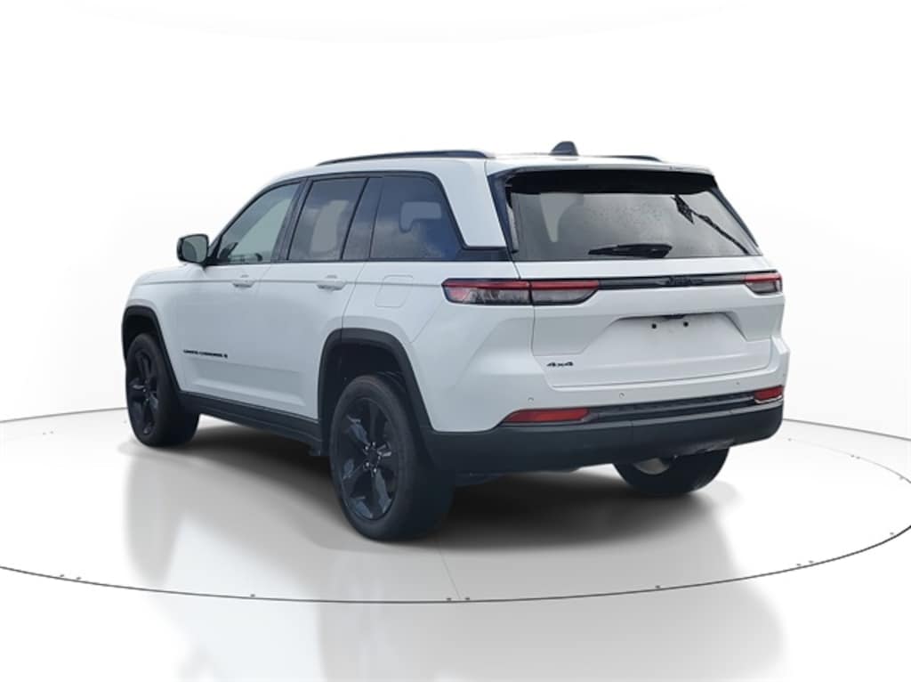 Used 2023 Jeep Grand Cherokee Altitude SUV