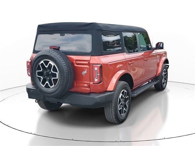 2024 Ford Bronco Outer Banks photo 3