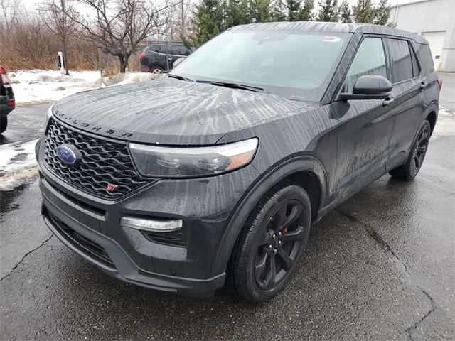 2022 Ford Explorer ST's photo