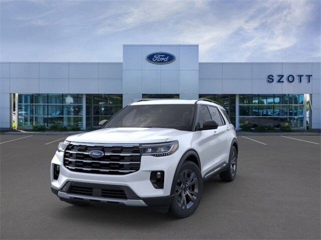 2025 Ford Explorer photo 2