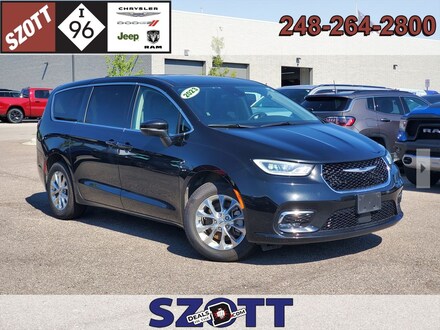 2023 Chrysler Pacifica Touring L Van Passenger Van