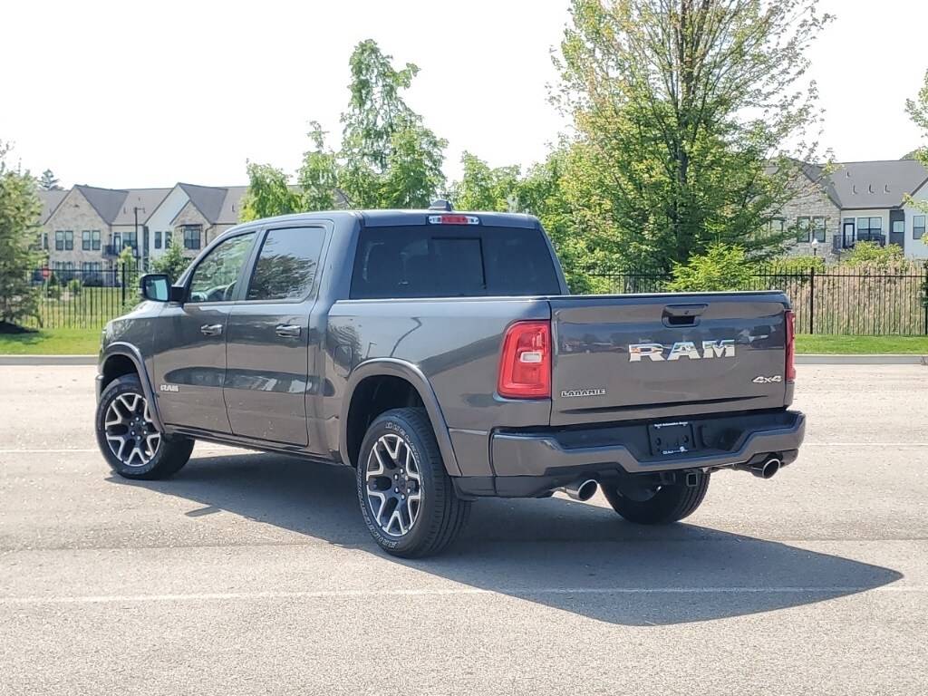 2025 Ram 1500 Laramie photo 3