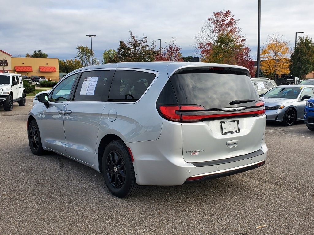 Used 2024 Chrysler Pacifica Touring L Van Passenger Van