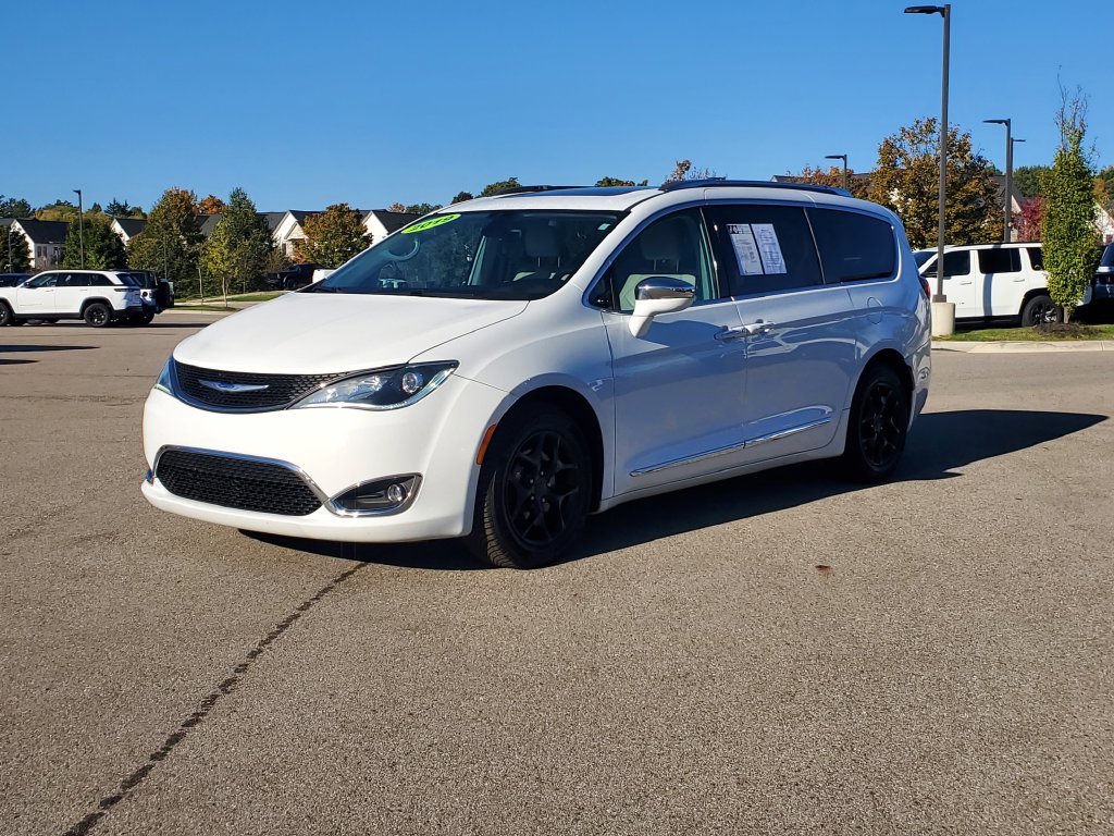 Used 2019 Chrysler Pacifica Limited with VIN 2C4RC1GG3KR575046 for sale in New Hudson, MI