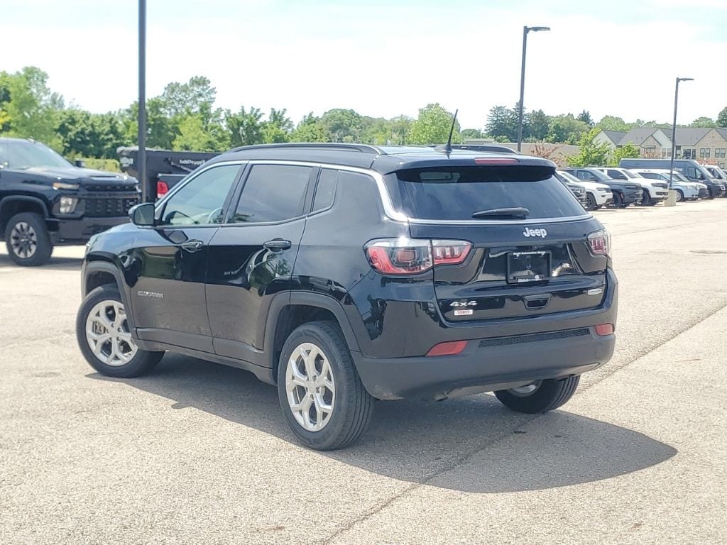 Used 2024 Jeep Compass Latitude SUV