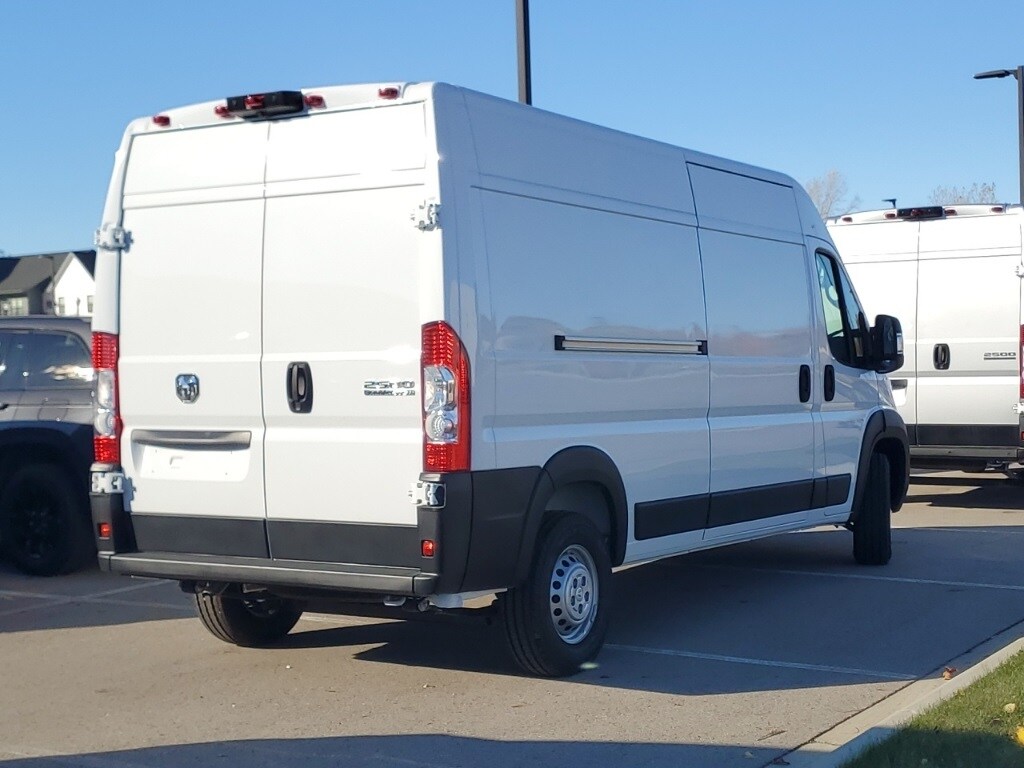 2025 Ram ProMaster 2500 photo 2