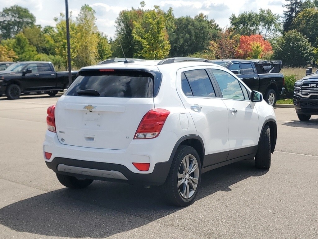2019 Chevrolet Trax LT photo 2