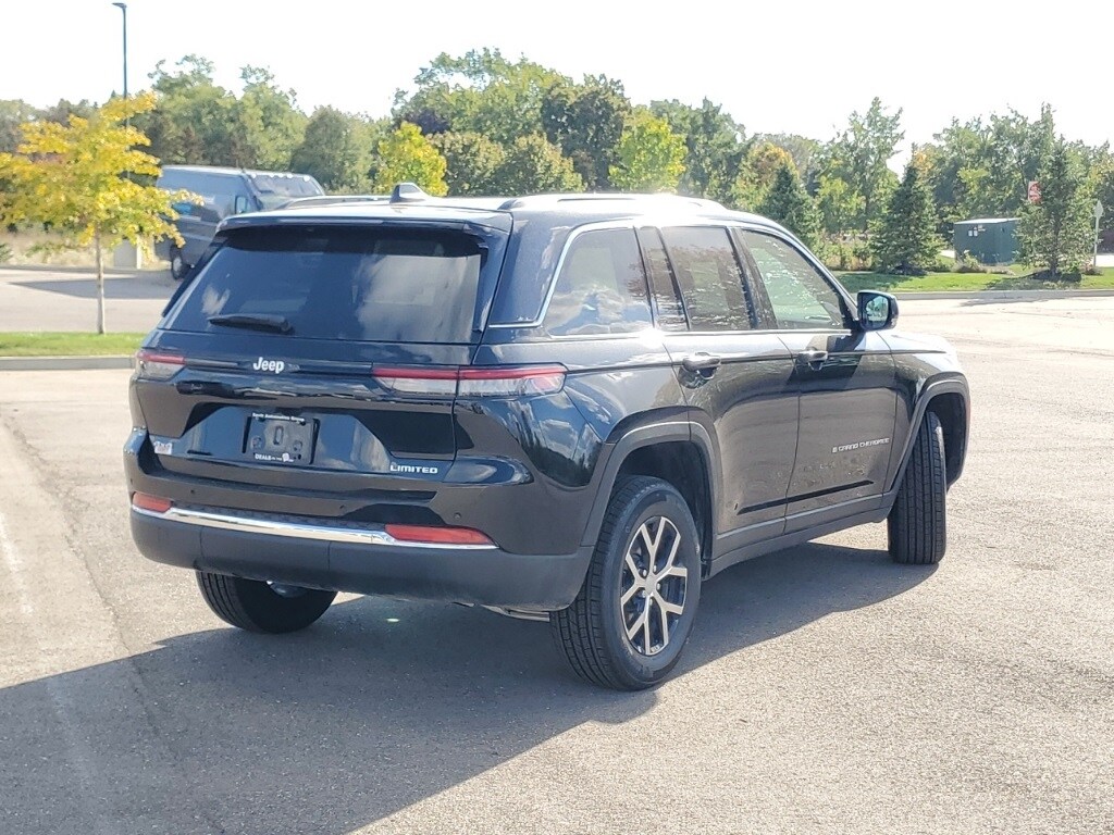 2025 Jeep Grand Cherokee Limited photo 2