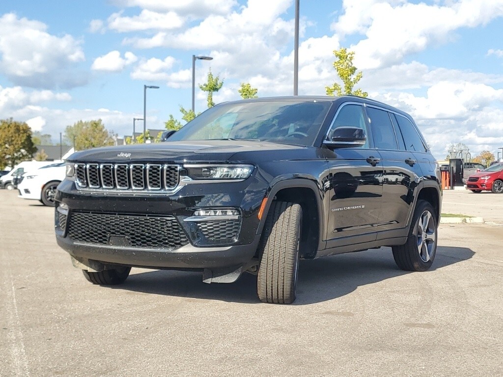 2025 Jeep Grand Cherokee Limited photo 4
