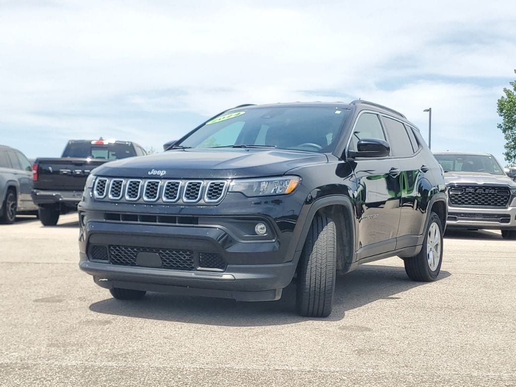 Used 2024 Jeep Compass Latitude SUV