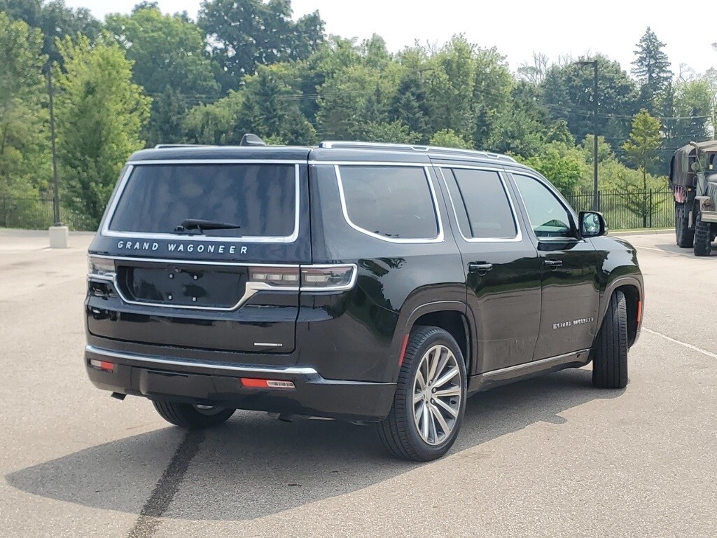 2024 Jeep Grand Wagoneer II photo 2
