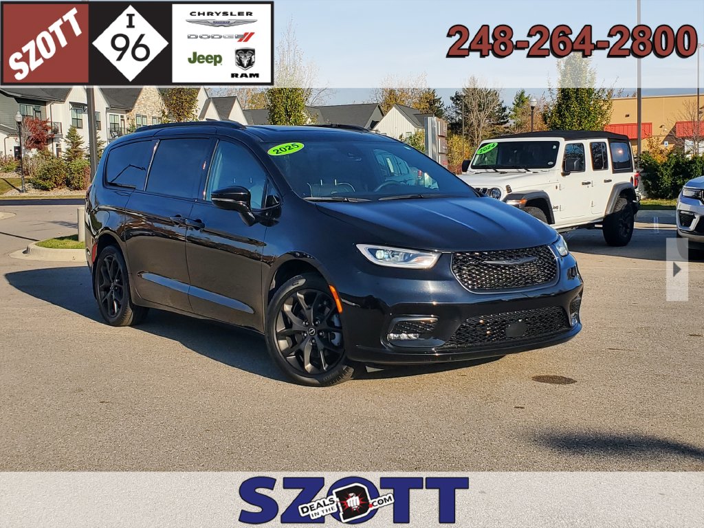 Used 2025 Chrysler Pacifica Limited Van Passenger Van for sale in Highland MI