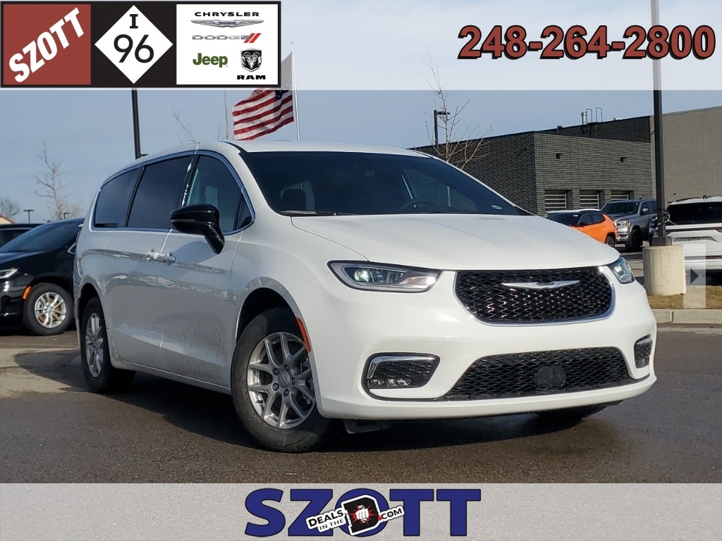 2026 Chrysler Pacifica Select's photo