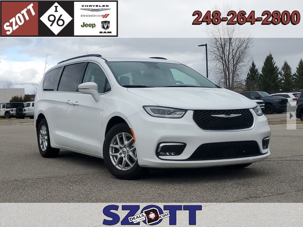 2022 Chrysler Pacifica Touring L