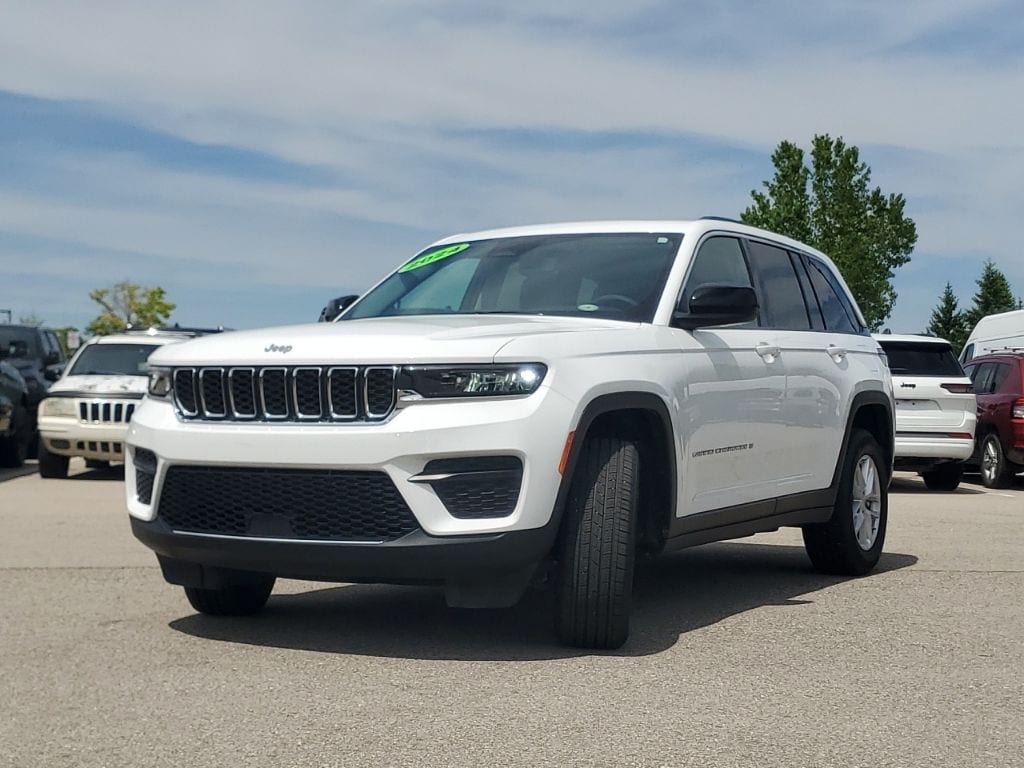 Used 2024 Jeep Grand Cherokee Laredo SUV