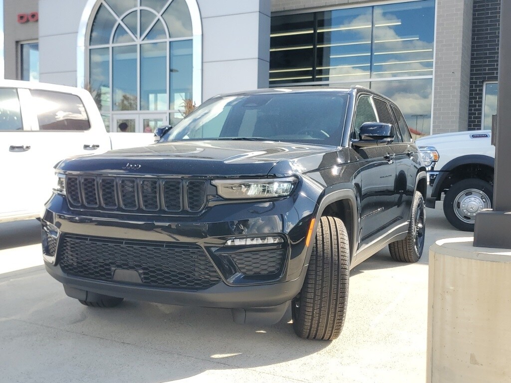 2025 Jeep Grand Cherokee Limited photo 4