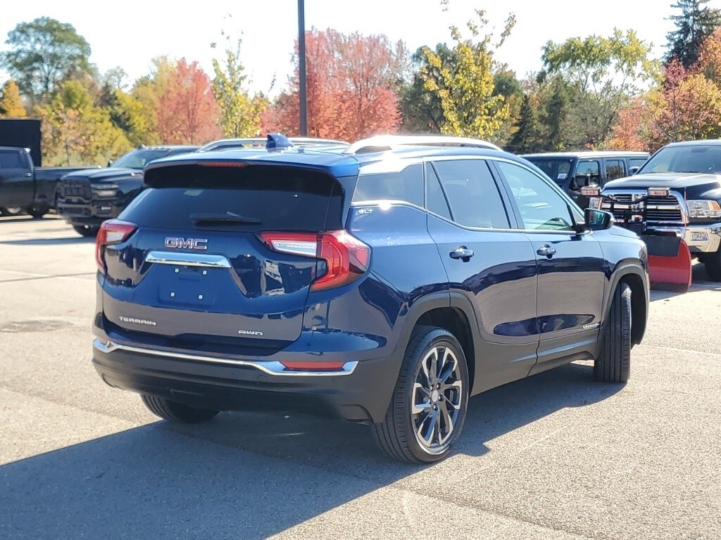 2022 Gmc Terrain SLT photo 2