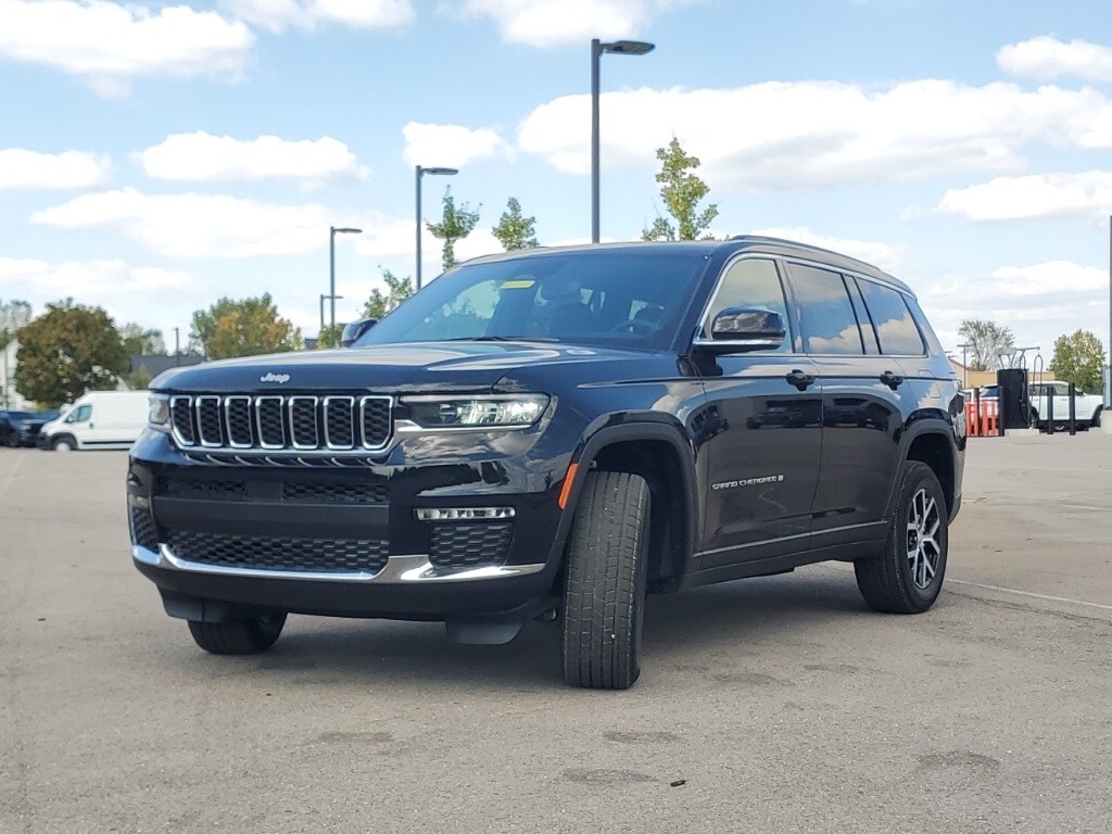 2025 Jeep Grand Cherokee Limited photo 4