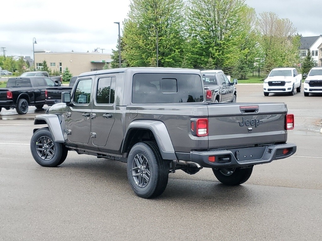 2025 Jeep Gladiator Sport photo 3
