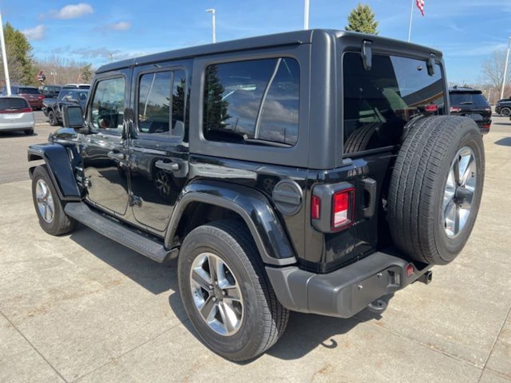 Used 2022 Jeep Wrangler Unlimited Sahara SUV
