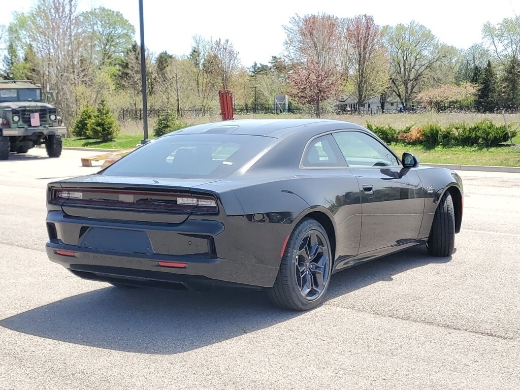 2025 Dodge Charger R/T photo 2