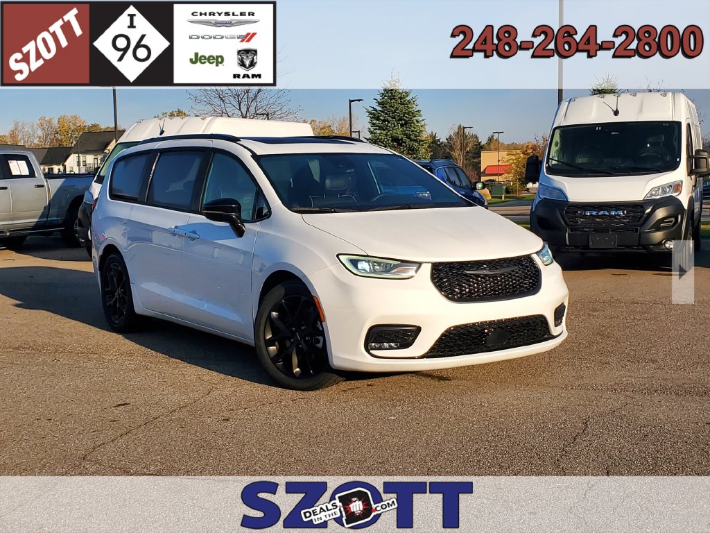 Used 2025 Chrysler Pacifica Limited Van Passenger Van for sale in Highland MI