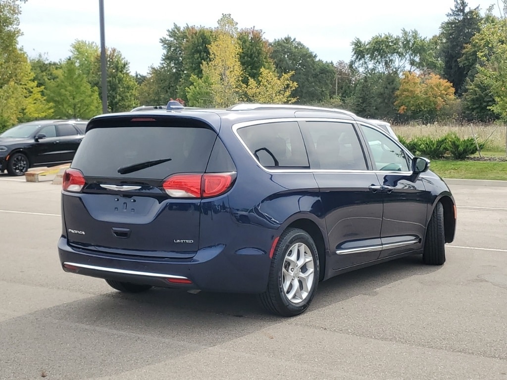 Used 2019 Chrysler Pacifica Limited with VIN 2C4RC1GG1KR733108 for sale in New Hudson, MI