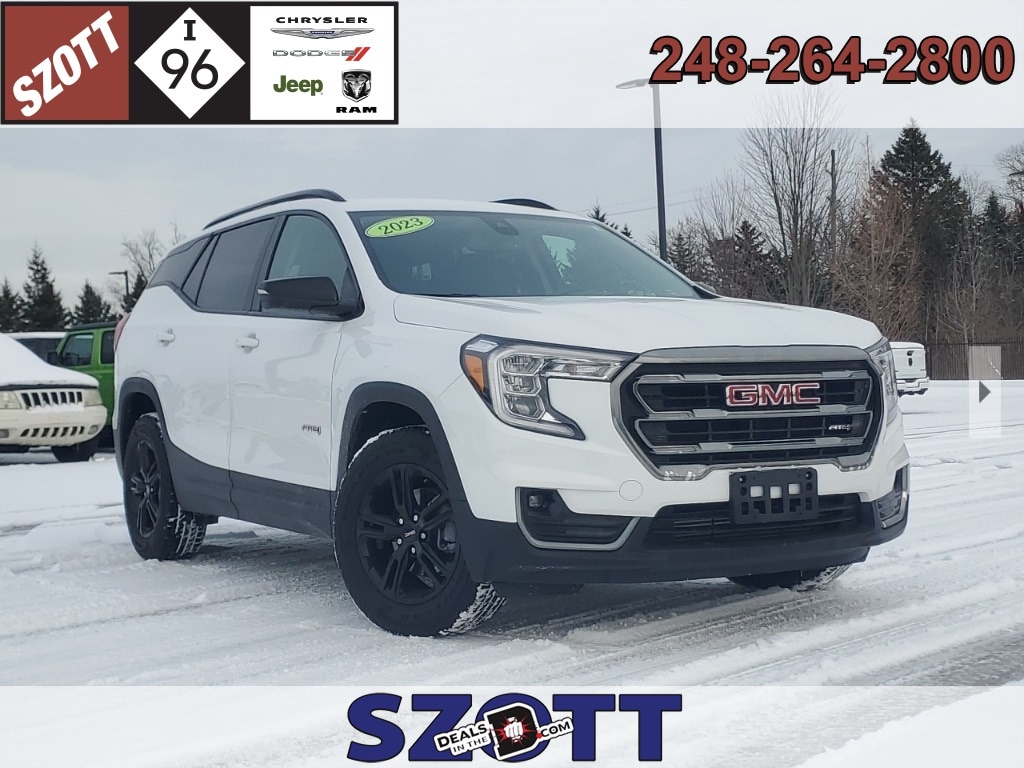 2023 GMC Terrain AT4's photo