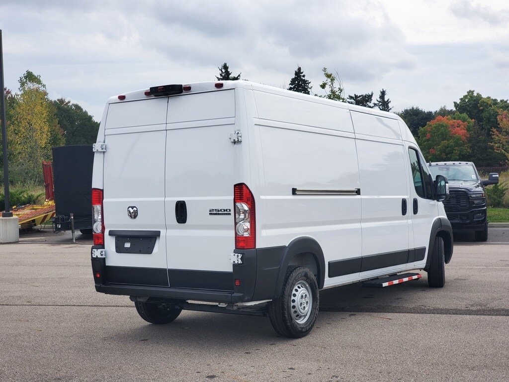 2025 Ram ProMaster 2500 photo 2