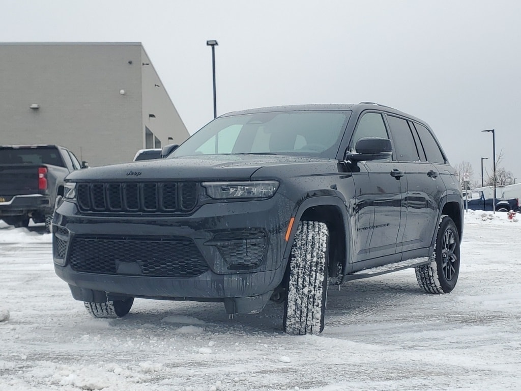 Used 2025 Jeep Grand Cherokee Altitude X SUV