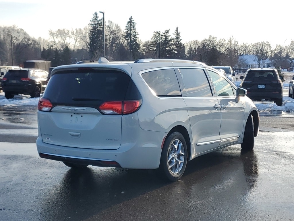 Used 2019 Chrysler Pacifica Limited Van Passenger Van