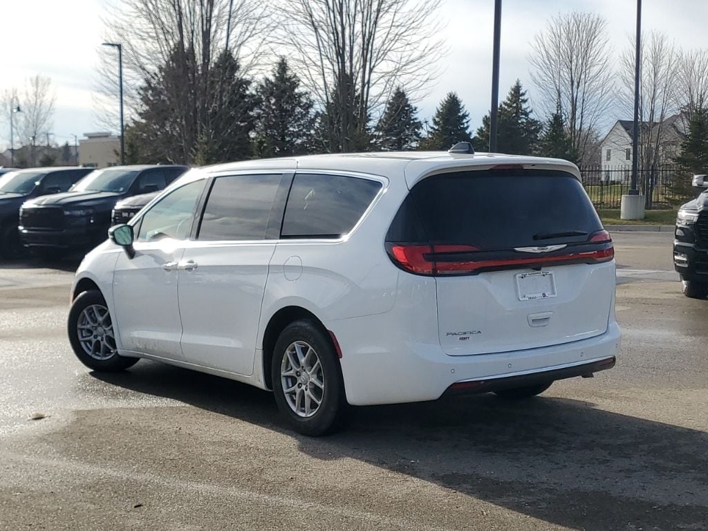 New 2026 Chrysler Pacifica Select Passenger Van