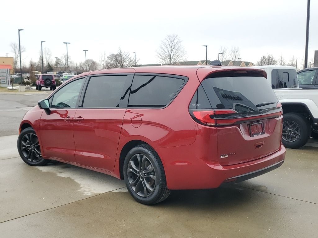 New 2026 Chrysler Pacifica Select Passenger Van