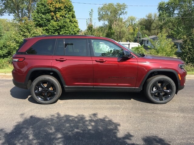 2024 Jeep Grand Cherokee Altitude X photo 2