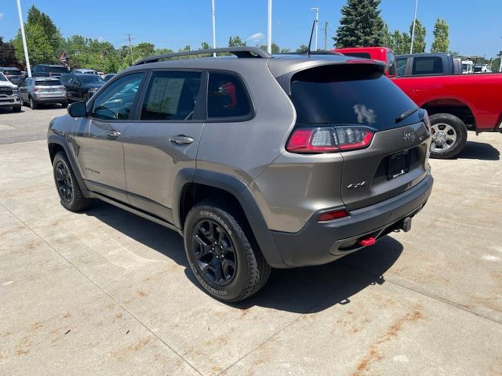 Used 2021 Jeep Cherokee Trailhawk SUV
