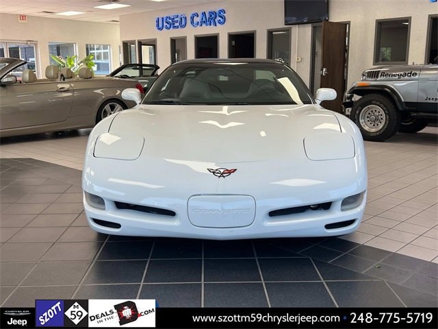 Used 1998 Chevrolet Corvette Base with VIN 1G1YY22G6W5102120 for sale in White Lake, MI